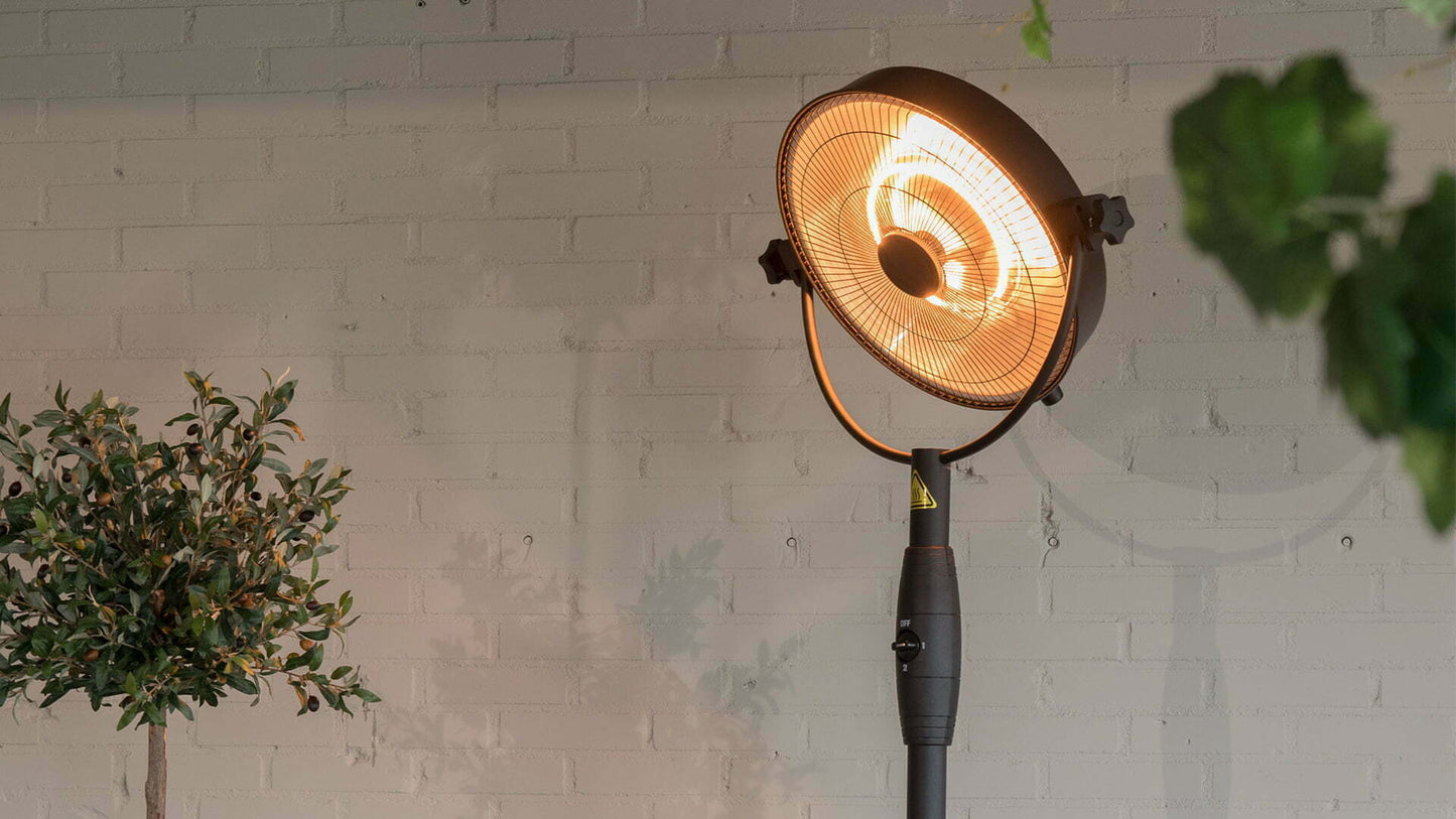 Retro Bright Fritstående Terrassevarmer – Sort (2100W) - Nordic Unique