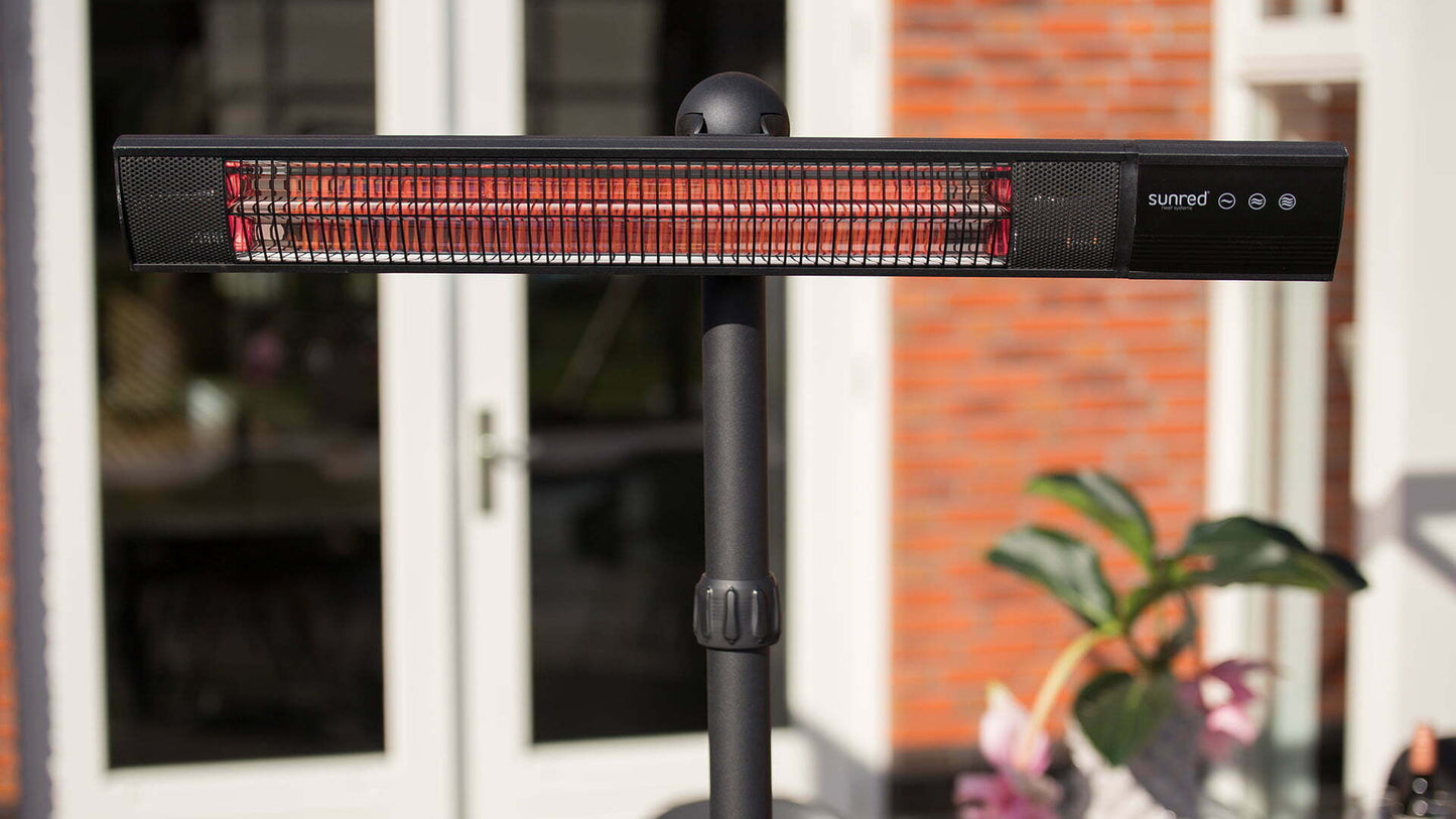 Dark Fritstående Terrassevarmer – Sort (2500W) - Nordic Unique