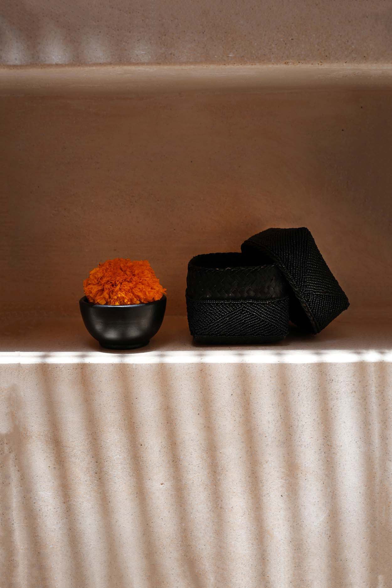 The Beaded Basket - Svart - L