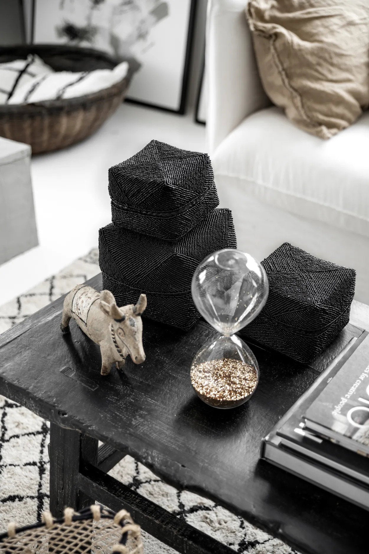 The Beaded Basket - Svart - L