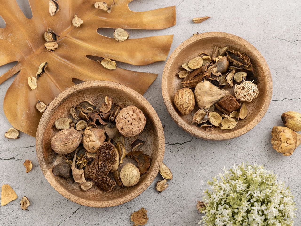 Dekorationsskåle Tik & Tak – 2 stk Runde Træskåle i Massivt Mangotræ - Nordic Unique