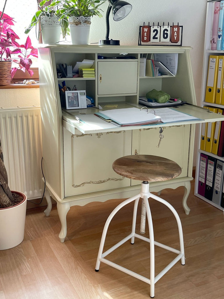 Drejestol/barstol, højdejusterbar i træ og metal hvid - Nordic Unique