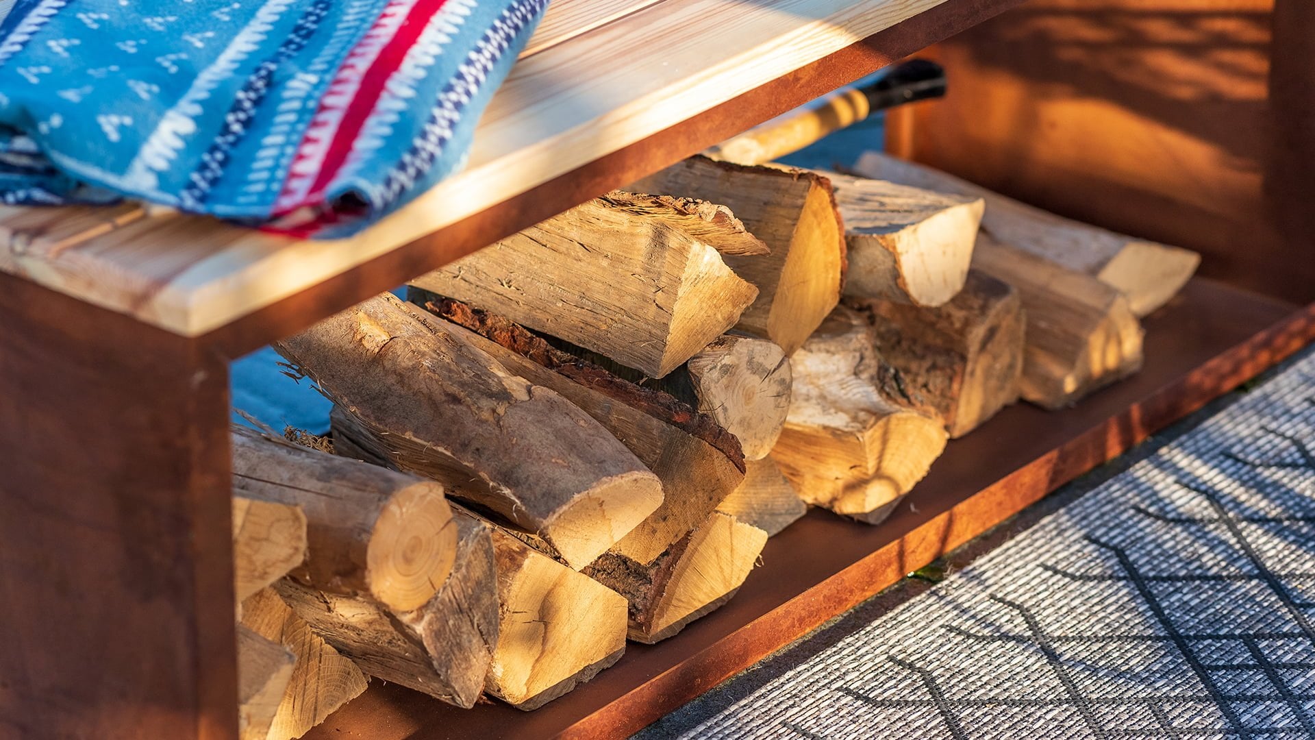 Tyr Håndlavet Brændereol Bænk 120 cm – Rust - Nordic Unique