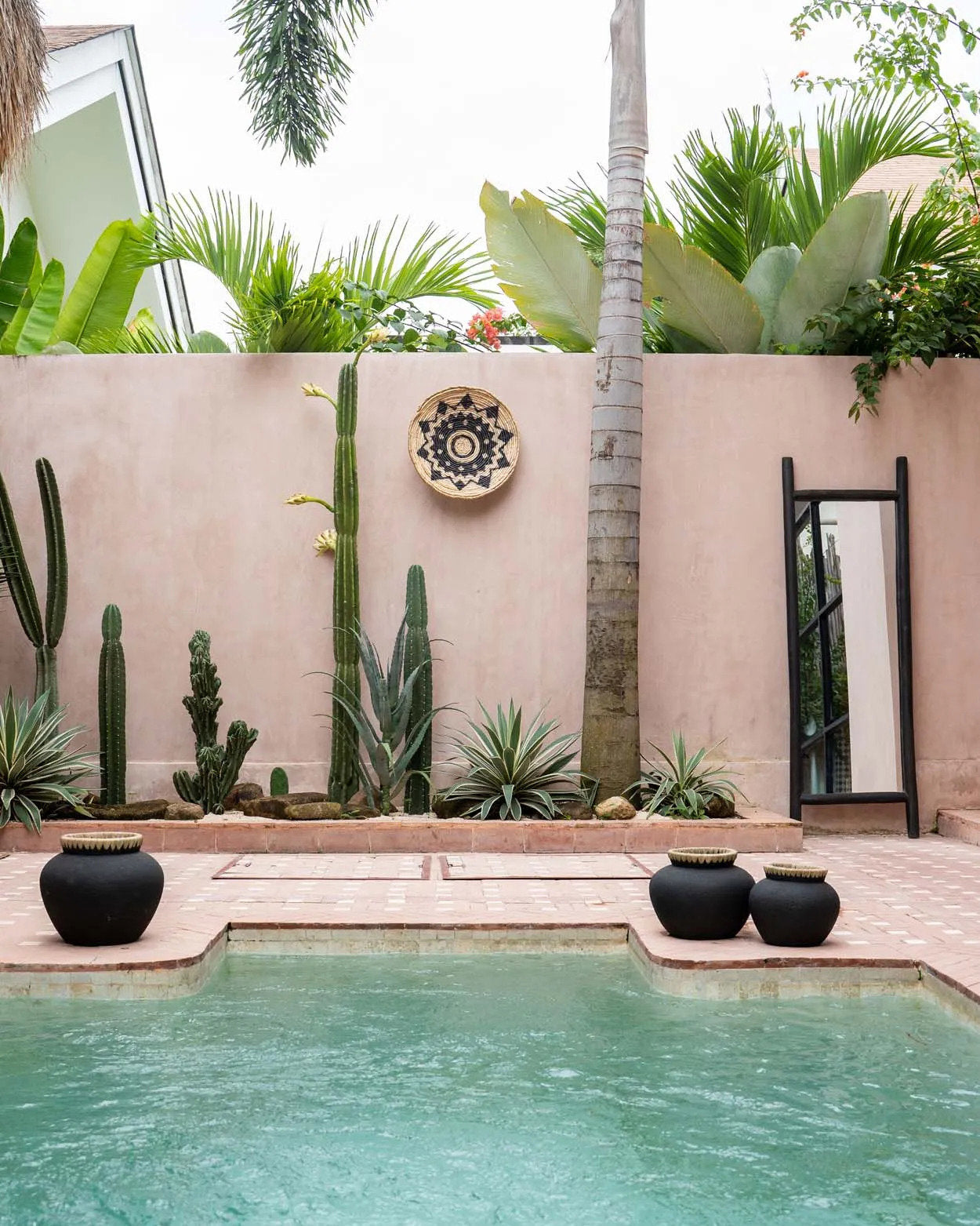 Madrid Vase - Sort Naturlig - L - Nordic Unique