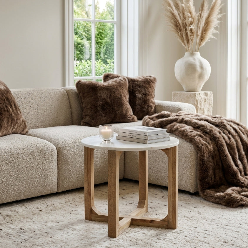 Rundt sidebord i marmor - hvid