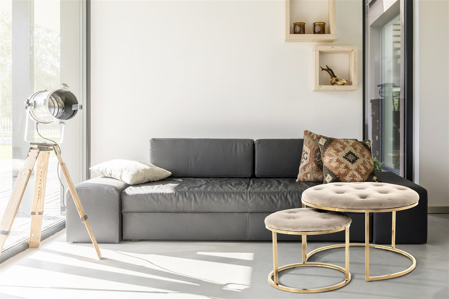 Puf Becky 800 – 2 sæt i Taupe / Guld - Nordic Unique